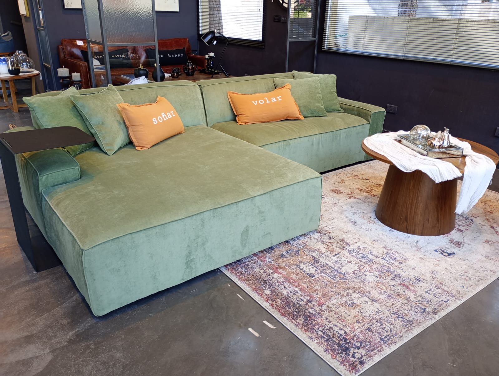 SOFÁ LARS VERDE OLIVA 